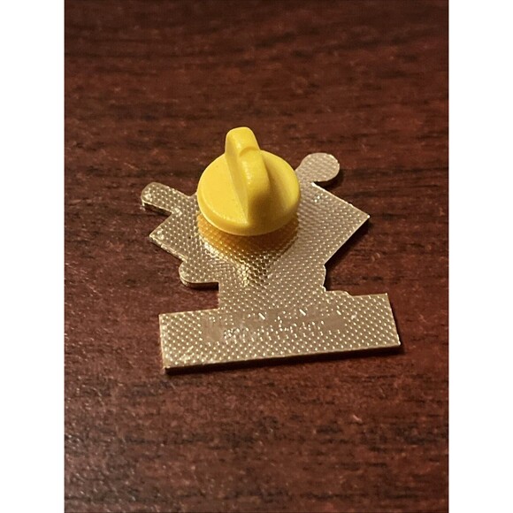 Outback Steakhouse Dominican Republic Kangaroo Baseball Lapel Hat Pin - Picture 3 of 3